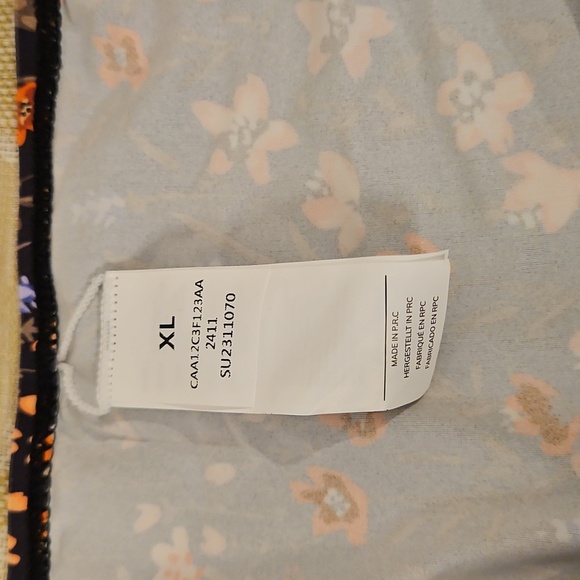 Cupshe Garden Meadows V-Neck Bralette & Mid Rise Hipster Bikini Set NWT Sz. XL - Picture 7 of 9